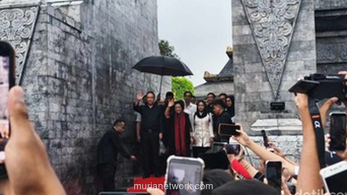 Megawati Pimpin Ziarah Kebangsaan di Makam Bung Karno, Doakan Indonesia Berdikari dan Sejahtera