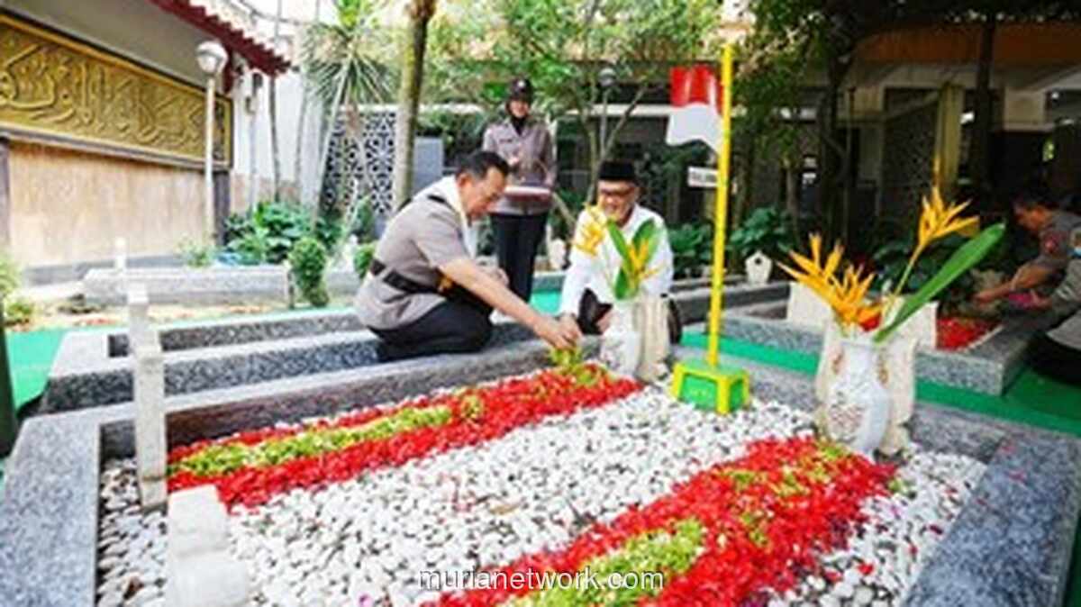 Kapolri Ziarah ke Makam Gus Dur Jelang Hari Bhayangkara ke-80