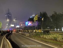Ribuan Mahasiswa dari Tiga Kampus Bubarkan Diri dari Aksi di Kawasan Sudirman