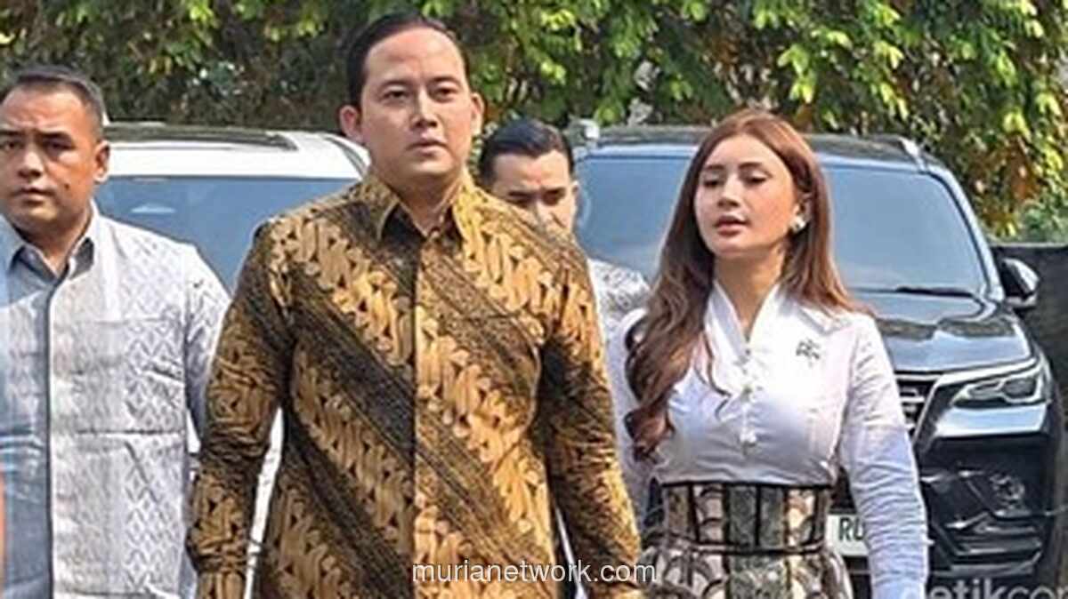 Sekretaris Pribadi Prabowo Temui Jokowi di Solo, Bawa Undangan Pernikahan