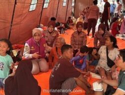 Polwan Brimob Gelar Trauma Healing bagi Anak Korban Kebakaran Pasar Jiung
