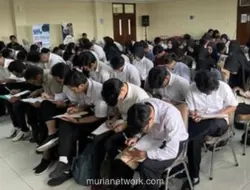 Lulusan SMK Jadi Tulang Punggung Keluarga, Andika Berburu Pekerjaan di Job Fair Jakarta Barat