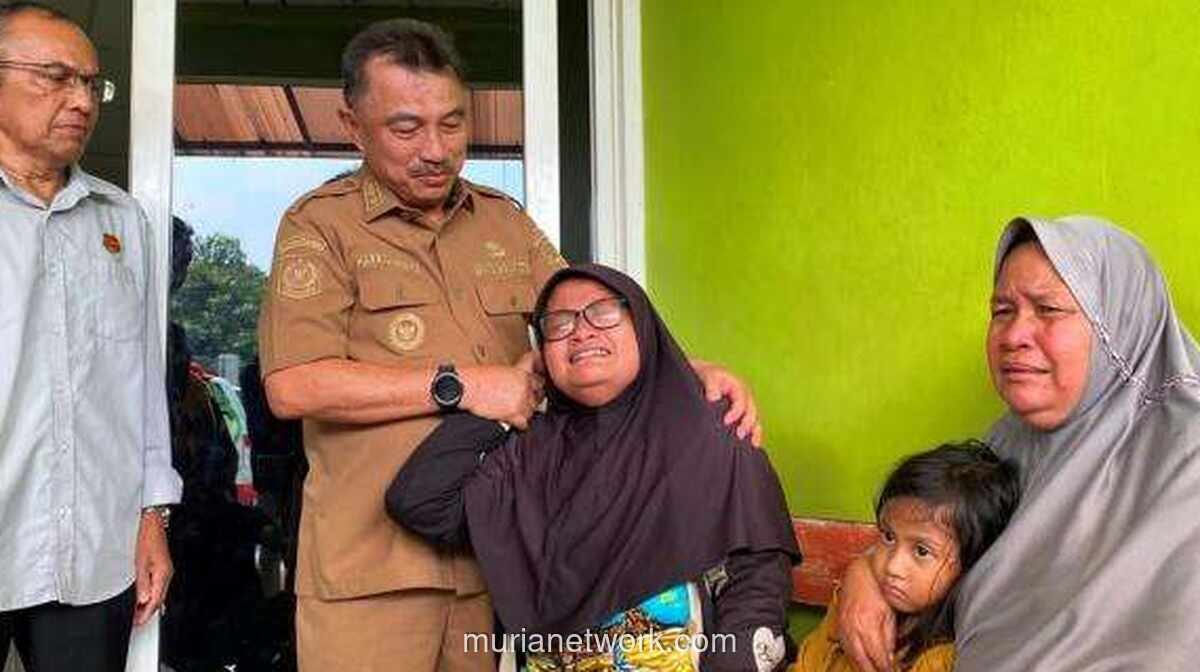 Kecelakaan Maut di Bekasi, Istri Korban Ojol Menangis Histeris: Suami Jarang Pulang Demi Anak