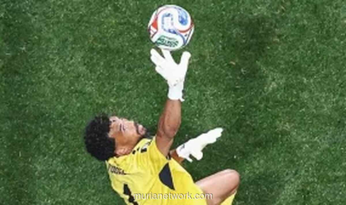 Vozinha, Kiper Berusia 40 Tahun, Jadi Bintang Usai Tahan Imbang Spanyol di Piala Dunia 2026