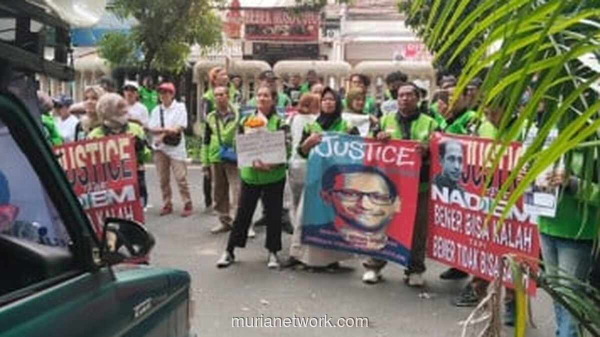 Ribuan Driver Gojek Padati Pengadilan Tipikor Dukung Nadiem Makarim yang Dituntut 18 Tahun Penjara