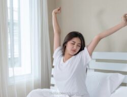 3 Gerakan Peregangan Sederhana Sebelum Bangun Tidur untuk Redakan Badan Pegal