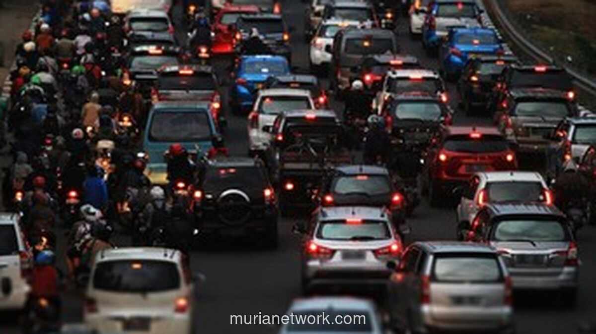 Kepadatan Arus Lalu Lintas Pagi Ini di Jakarta Dipicu Antrean Kontainer dan Kecelakaan Beruntun