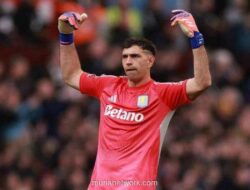 Harga dan Gaji Jadi Batu Sandungan, Juventus Tunda Transfer Emiliano Martinez