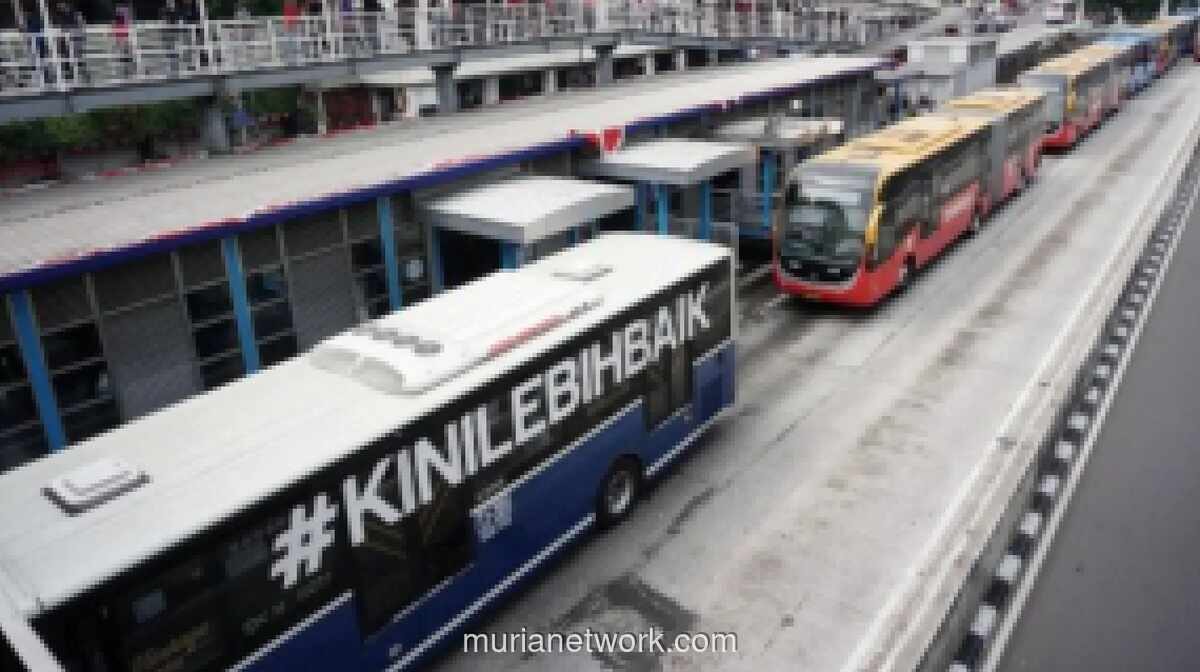 Warga Luar Kota Serbu Jakarta Berkat Transportasi Gratis di HUT ke-499