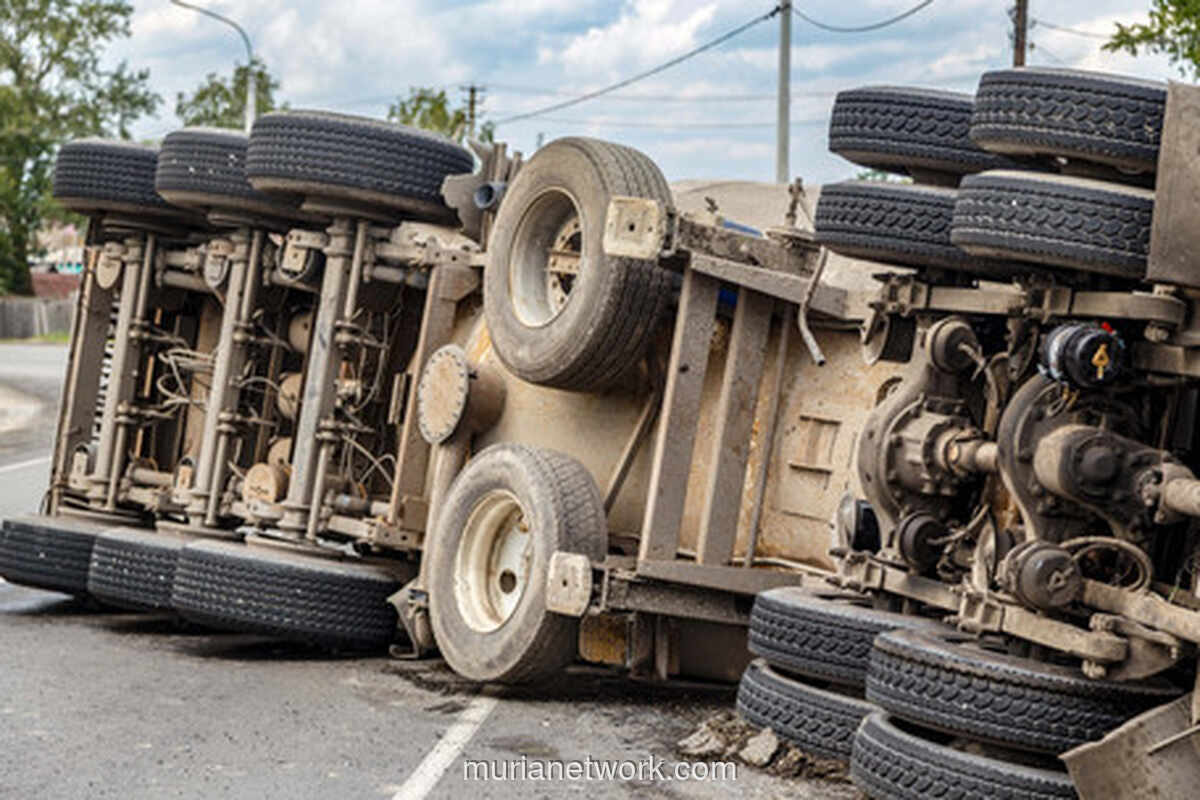 Truk Rem Blong Tabrak Enam Kendaraan di Bekasi, Satu Tewas