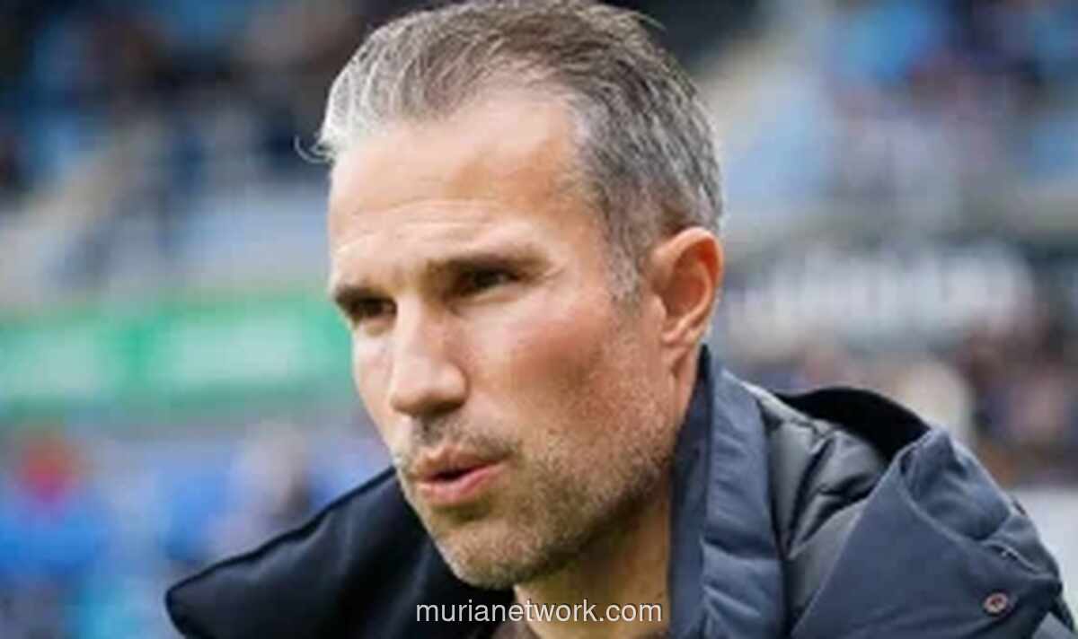 Feyenoord Pecat Robin van Persie setelah 16 Bulan, Manajemen Baru Nilai Saatnya Berganti Pelatih