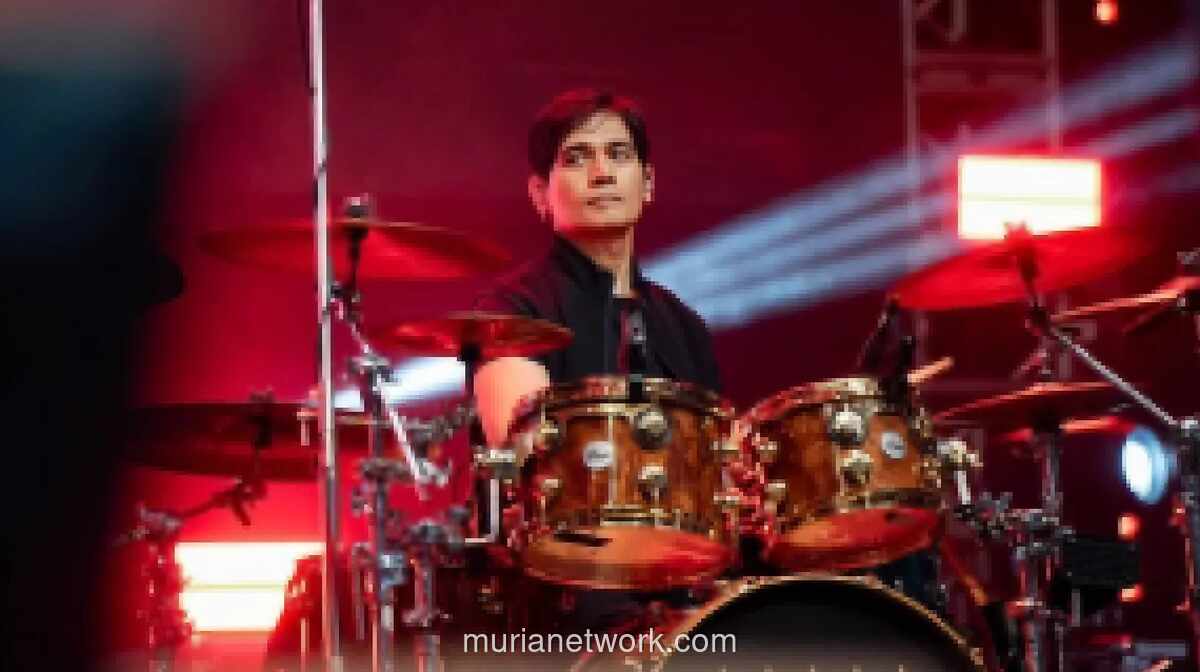 Drummer Dewa 19 Tyo Nugros Dicekal Imigrasi Saat Hendak Terbang ke Malaysia