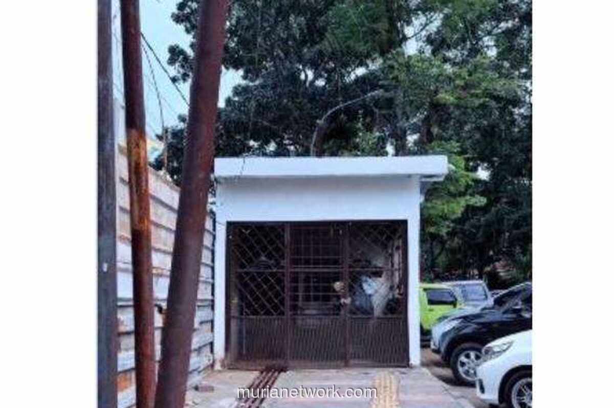 Polemik Bangunan di Trotoar Jalan Ambon: Klarifikasi Ketua RW soal Tempat Parkir Triseda hingga Pembongkaran Satpol PP