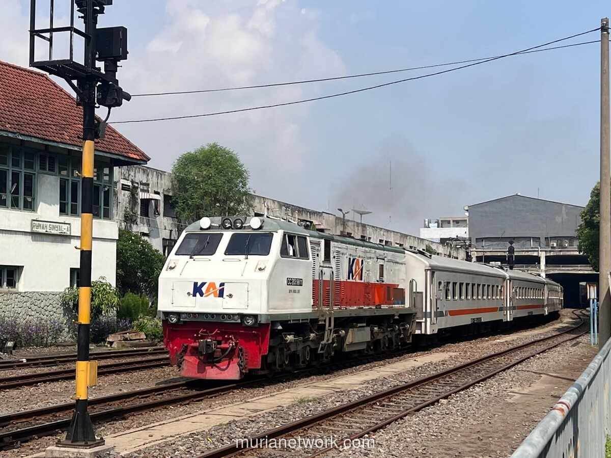 Kabel Menjuntai di Karawang, Empat Perjalanan Kereta Terlambat 59 Menit
