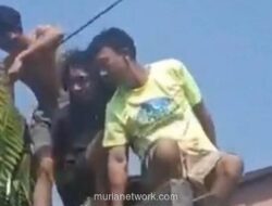 Pria Paruh Baya Diduga Perkosa Anak di Bawah Umur Dikejar Warga hingga Naik ke Atap Genteng di Cakung