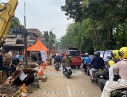 Pengendara Mobil Ancam Petugas Dishub dengan Kunci Roda di Lenteng Agung, Kemacetan Picu Emosi