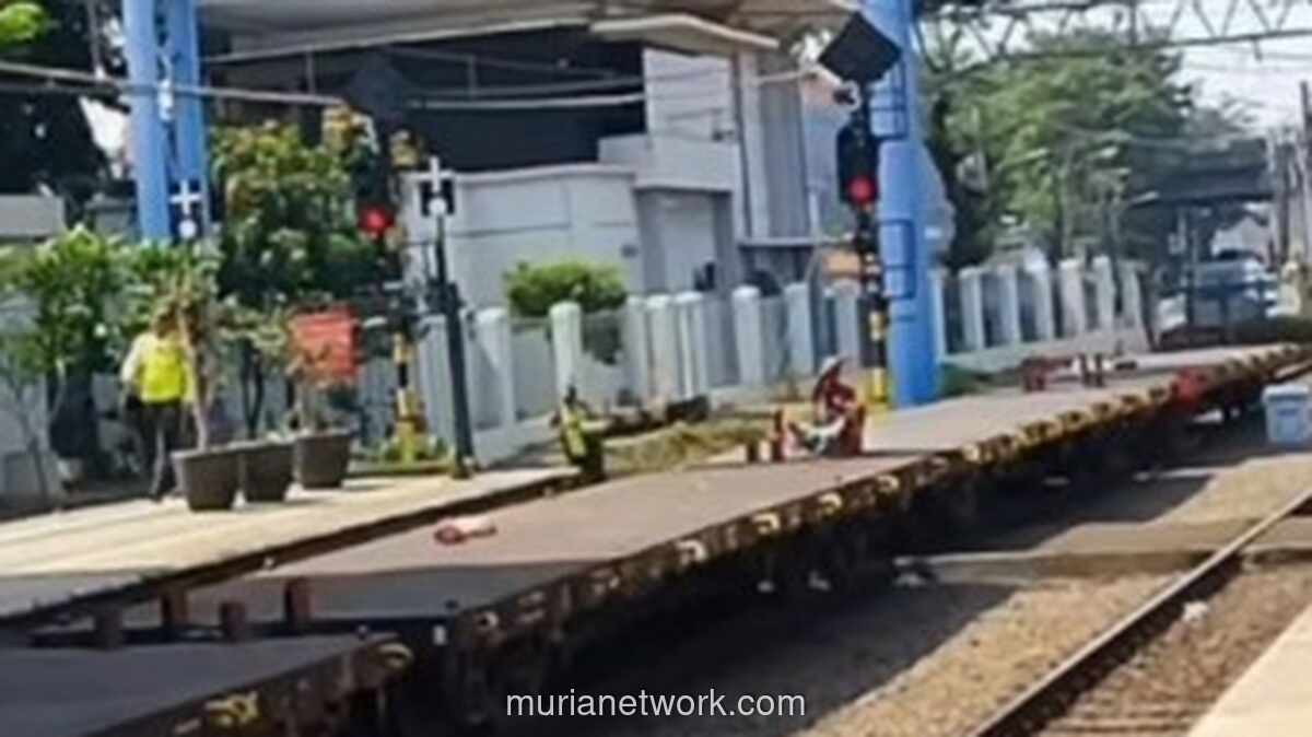 Pria Nekat Tumpang Kereta Barang di Jatinegara Diamankan Petugas, Didalami Kondisi Psikisnya