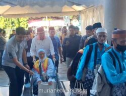 393 Jemaah Haji Bone Pulang Seluruhnya, Wabup Sambut Langsung di Asrama Haji Makassar