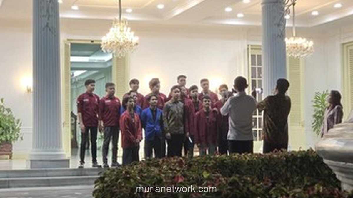 Gibran Temui Mahasiswa di Patung Kuda, Tampung Aspirasi Tiga Klaster Tuntutan