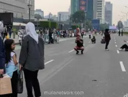 Penutupan Jalan MH Thamrin-Sudirman Diburu Warga untuk Selfie saat Puncak HUT Jakarta
