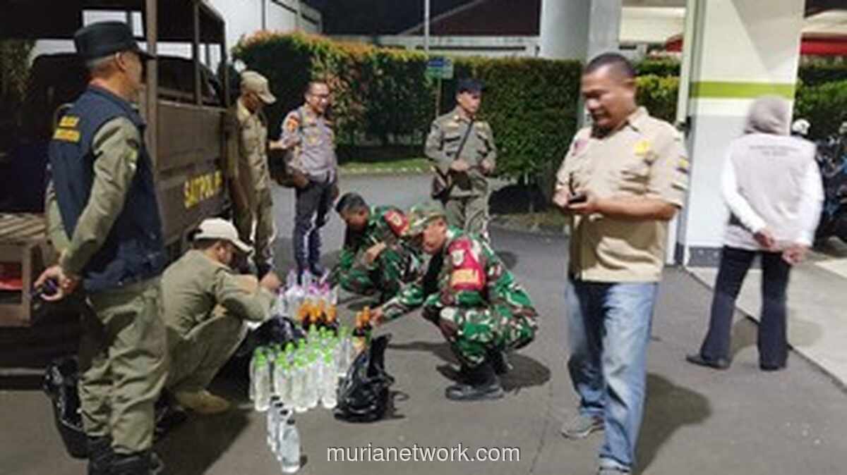 Polisi Bongkar Praktik Penjualan Miras Ilegal Berkedok Toko Sembako di Dramaga, 110 Botol Diamankan