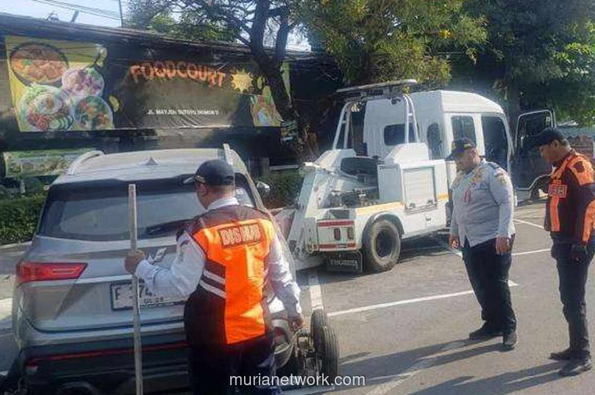 14 Kendaraan Ditindak karena Parkir Sembarangan di Jakarta Timur, 4 Mobil Diderek
