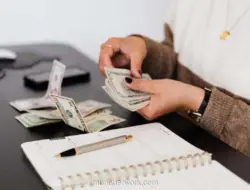 Bukan Besar Penghasilan, Cara Kelola Uang yang Tentukan Kesehatan Finansial