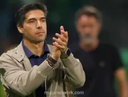 Abel Ferreira Bela Keputusan Wasit Usai Palmeiras Hancurkan Vitoria 4-0