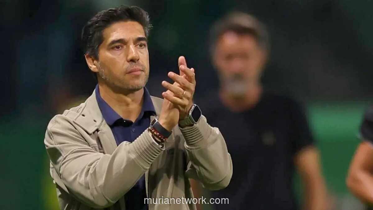 Abel Ferreira Bela Keputusan Wasit Usai Palmeiras Hancurkan Vitoria 4-0