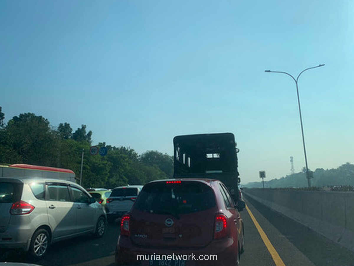Kemacetan di Tol Jagorawi Capai 3 Kilometer Akibat Truk Galon Alami Gangguan
