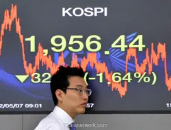 Aksi Jual Saham AI Meluas, Kospi Anjlok 8,3 Persen