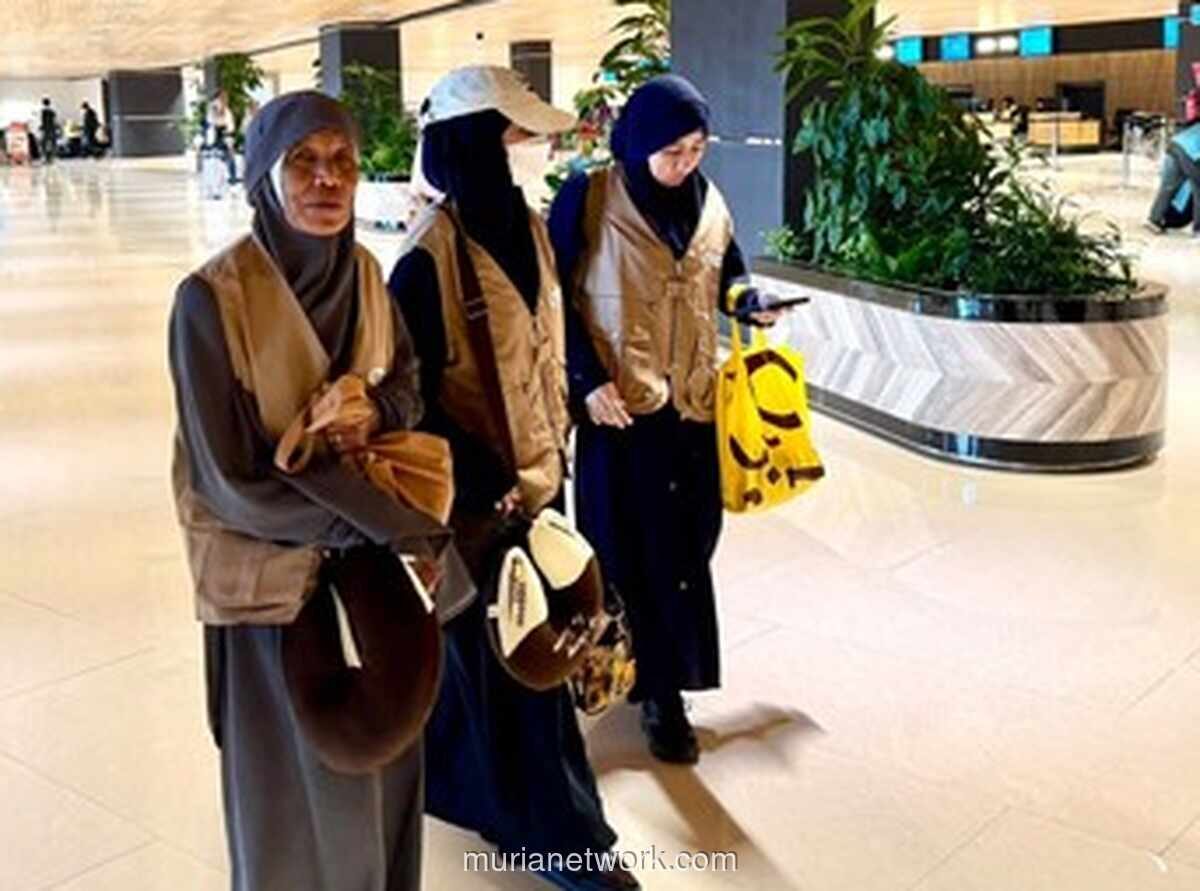 Pemulung yang Setiap Hari Melambaikan Tangan ke Bus Haji Akhirnya Berangkat Umrah