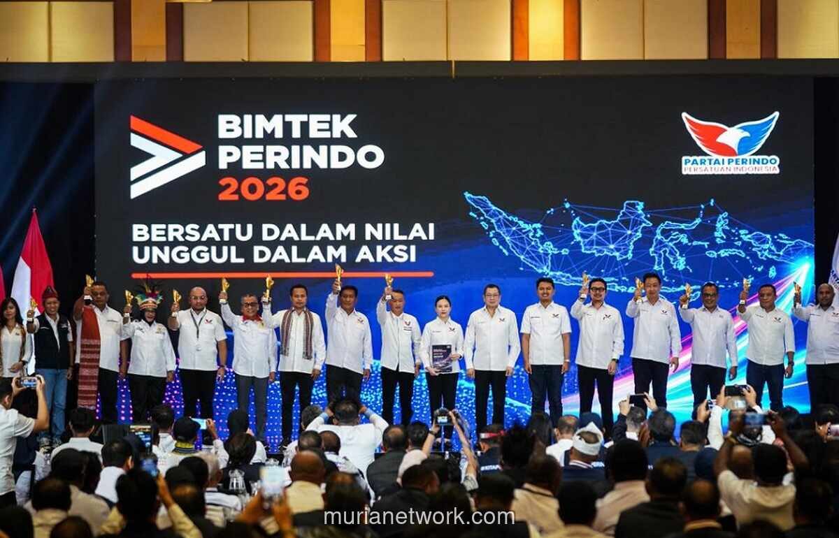 Angela Tanoesoedibjo Beri Penghargaan kepada 14 Legislator Perindo atas Kinerja Nyata