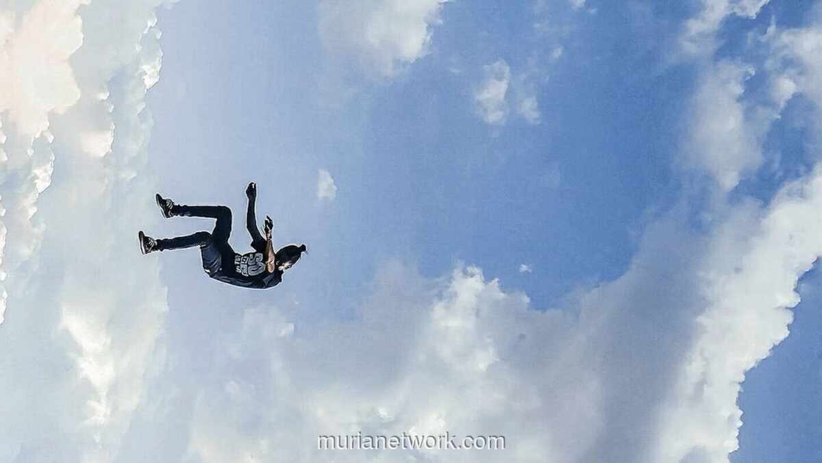 Arti Mimpi Jatuh: Pertanda Emosi dan Kehilangan Kendali