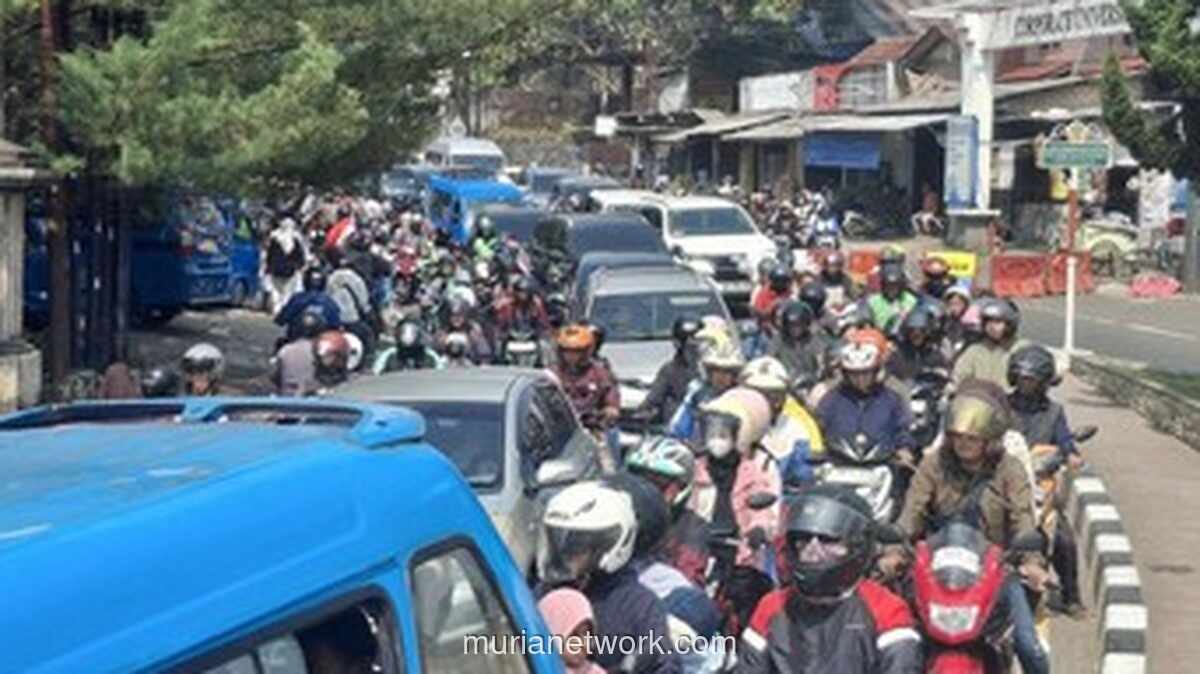 Volume Kendaraan ke Puncak Meningkat, Polisi Berlakukan One Way dari Jakarta