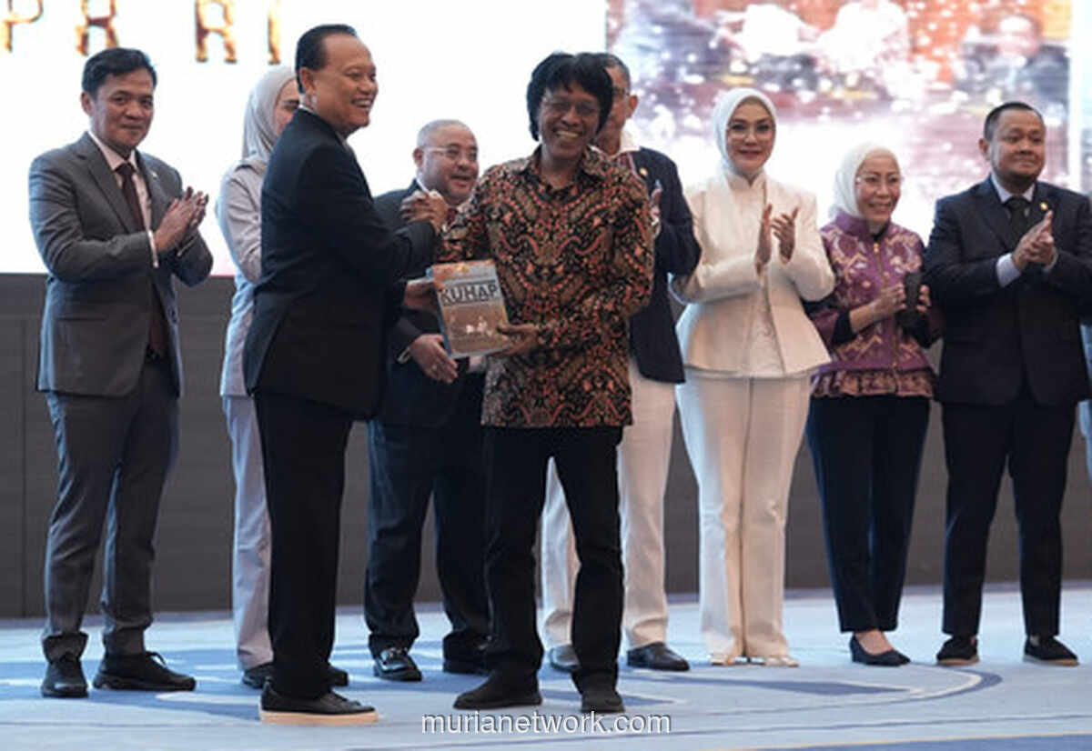 BAM DPR Terima Buku Anotasi KUHAP, Harap Perkuat Kepastian Hukum