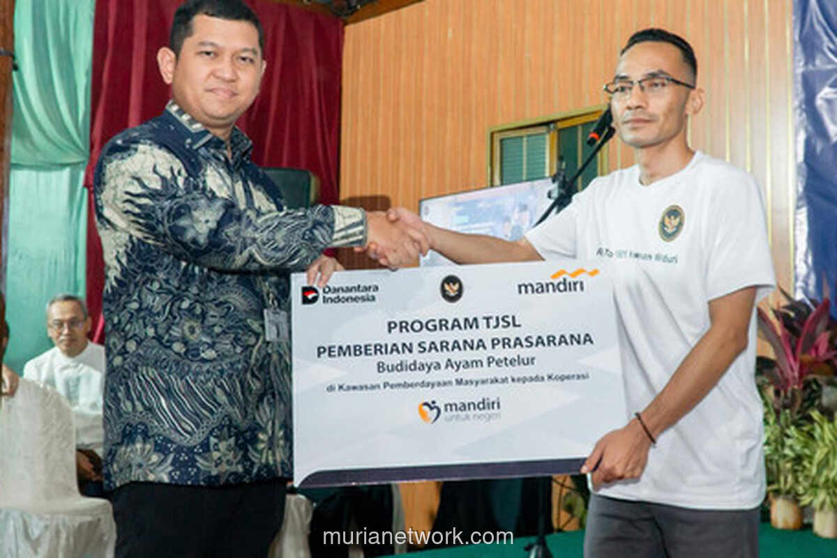 Bank Mandiri Bantu Pengentasan Kemiskinan Ekstrem Lewat Program Ayam Petelur di Kendal