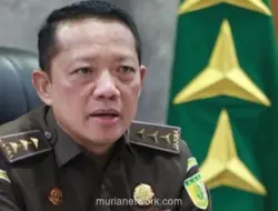 Mantan Jampidsus Febrie Adriansyah Diperiksa sebagai Tersangka di Gedung Bundar