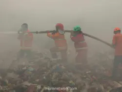 BNPB Buka Jalur Darat untuk Padamkan Kebakaran TPA Jatiwaringin