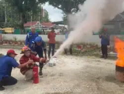 Bone Kukuhkan 100 Relawan Pemadam Kebakaran di Kecamatan Barebbo