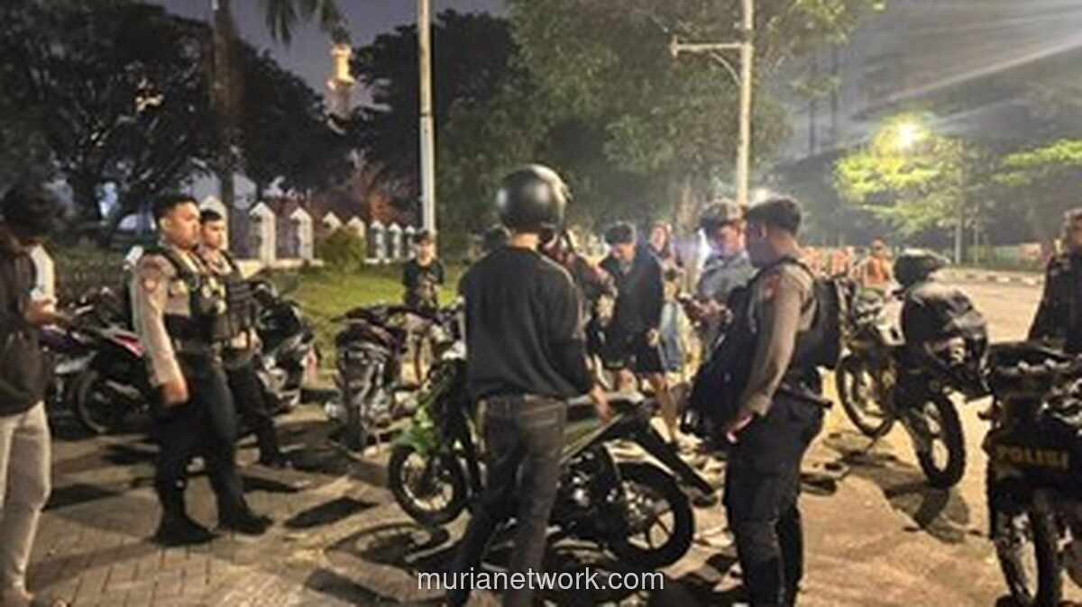 Patroli Gabungan Brimob dan Polres Jakarta Timur Bubarkan Balap Liar di Cipayung