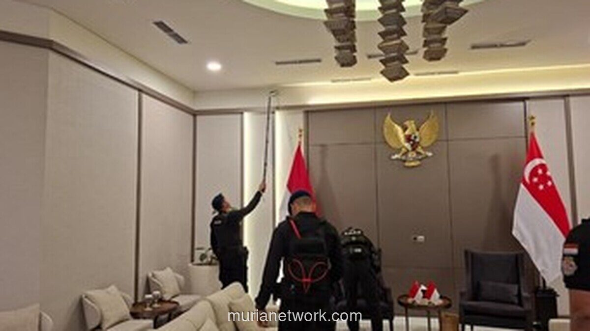 Brimob Sterilkan Bandara Halim Jelang Kunjungan PM Singapura