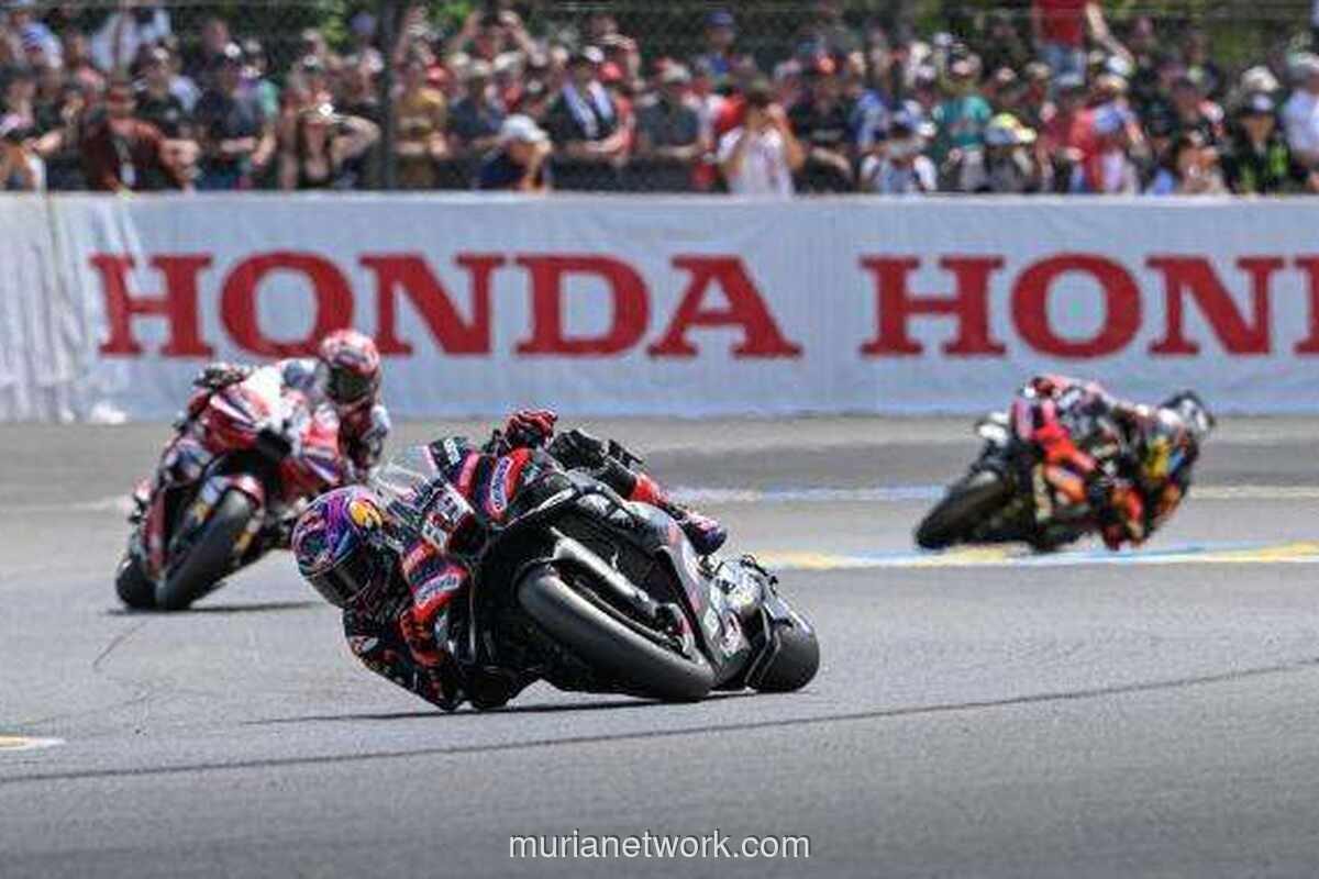 Aleix Espargaro Nilai Marc Marquez, Bukan Bezzecchi, Jadi Rival Terberat Jorge Martin di MotoGP 2026