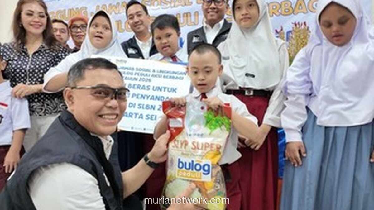 BULOG Salurkan 2.500 Kg Beras Premium untuk Anak Disabilitas di Jakarta