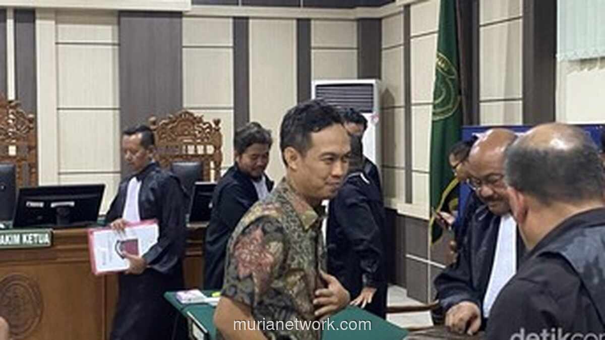 Bupati Cilacap Nonaktif Didakwa Peras Kepala OPD Rp 568 Juta untuk THR