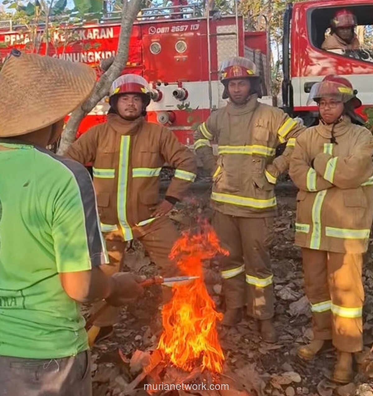 Humor Tanpa Suara, Damkarmat Gunungkidul Edukasi Warga soal Bahaya Bakar Lahan