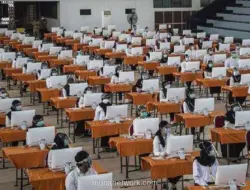 Guru Besar UGM Usul Pemotongan Tunjangan Pejabat untuk Biayai Gaji PPPK
