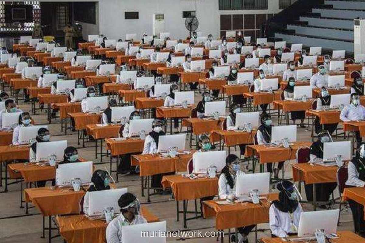 Guru Besar UGM Usul Pemotongan Tunjangan Pejabat untuk Biayai Gaji PPPK