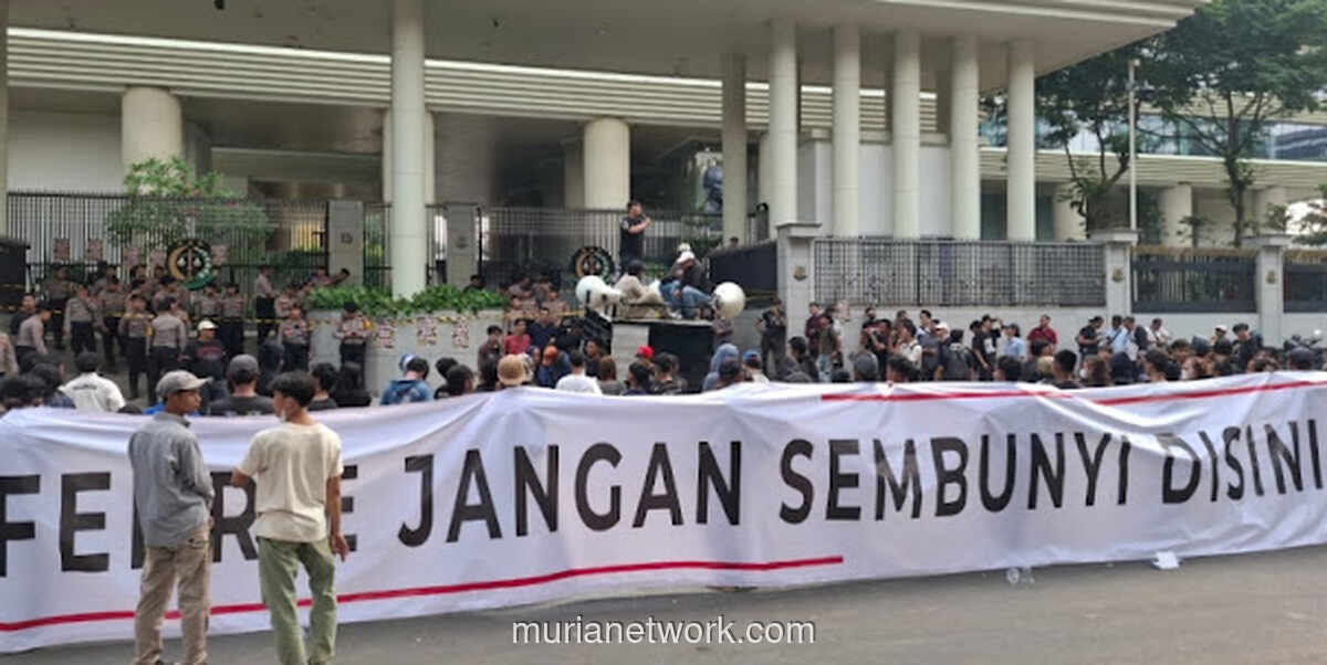 Demo di Kejagung Ricuh, Massa Tuntut Penangkapan Febrie Adriansyah