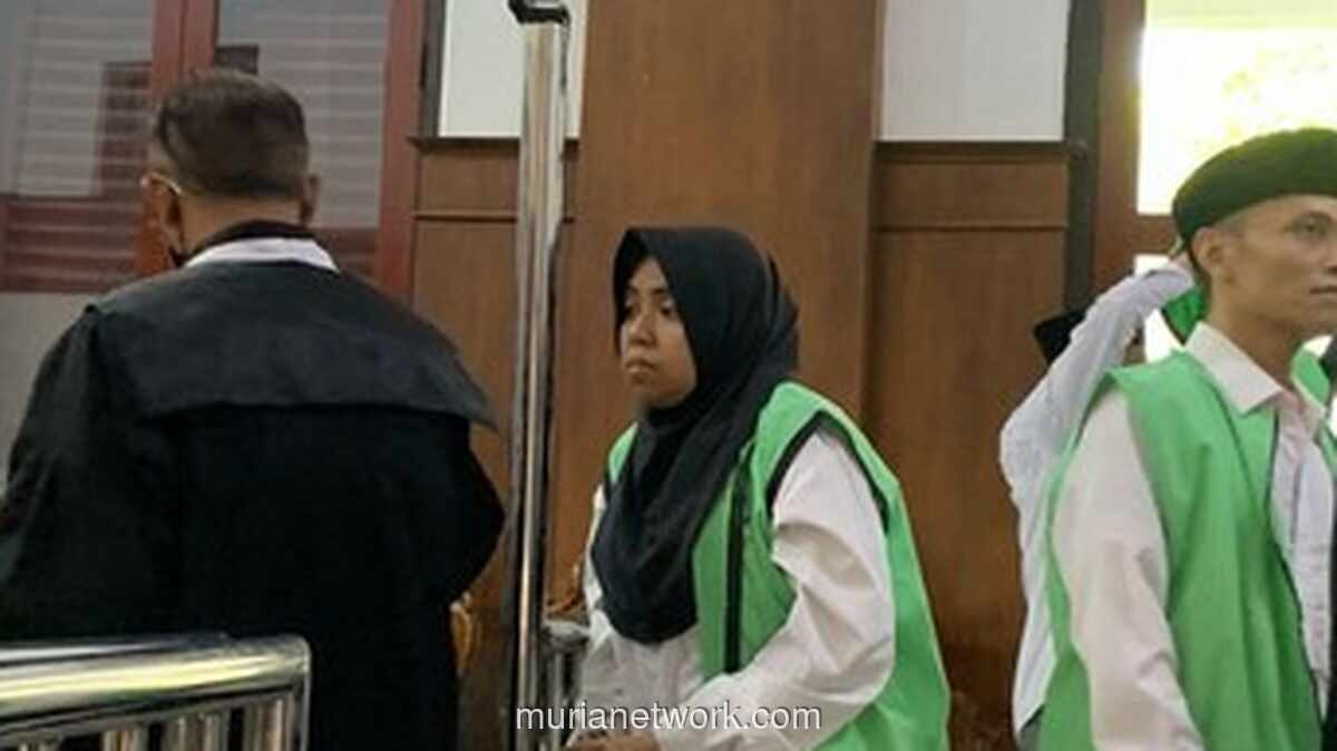 Klaim Beli Rumah Dinas Bea Cukai, Wanita Ini Nekat Robohkan Bangunan Pakai Ekskavator